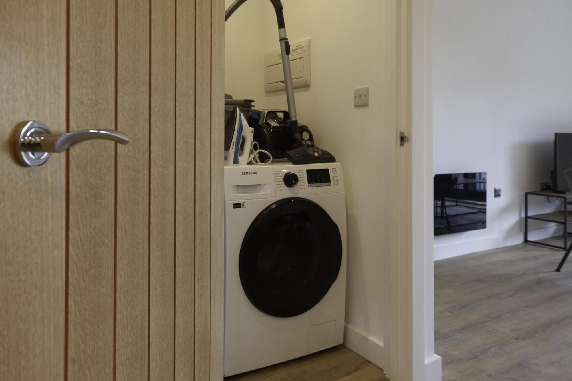 Lovely 2 Bedroom Apartment In Central Ashford Ashford  Exterior photo